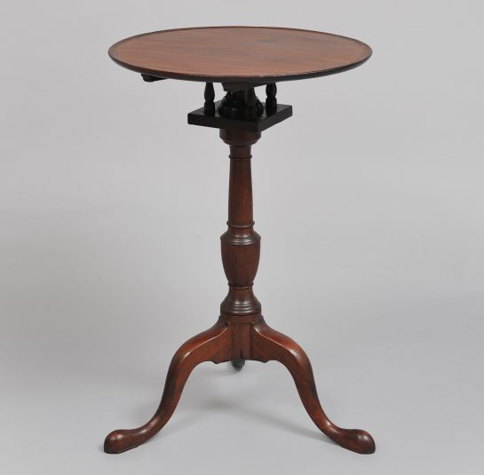 Chippendale Dish-Top Candlestand